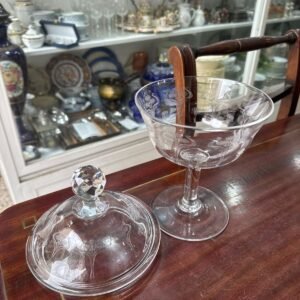 Bombonera o dulcera de cristal grabada al ácido