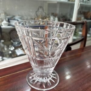 Exquisito florero de cristal súper tallado