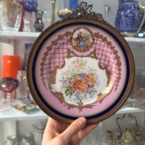 Plato porcelana BAVARIA pintado a mano con oro borde de bronce
