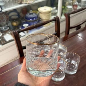 Hielera con 6 vasos de cristal con guarda en oro