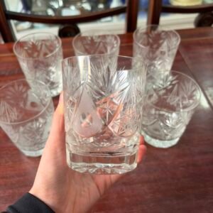 Exquisito juego de 6 vasos de cristal súper tallados