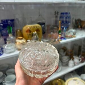 Cofre de cristal súper tallado