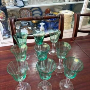 Juego de 9 copas verdes de cristal