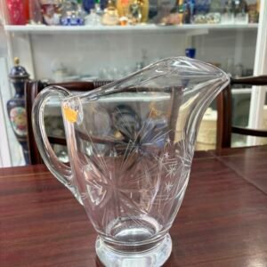Jarra de cristal tallado con pico vertedor francesa
