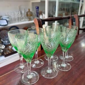 Juego de 7 copas de cristal súper tallado verde URANIO