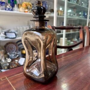 Botellón negro de diseño