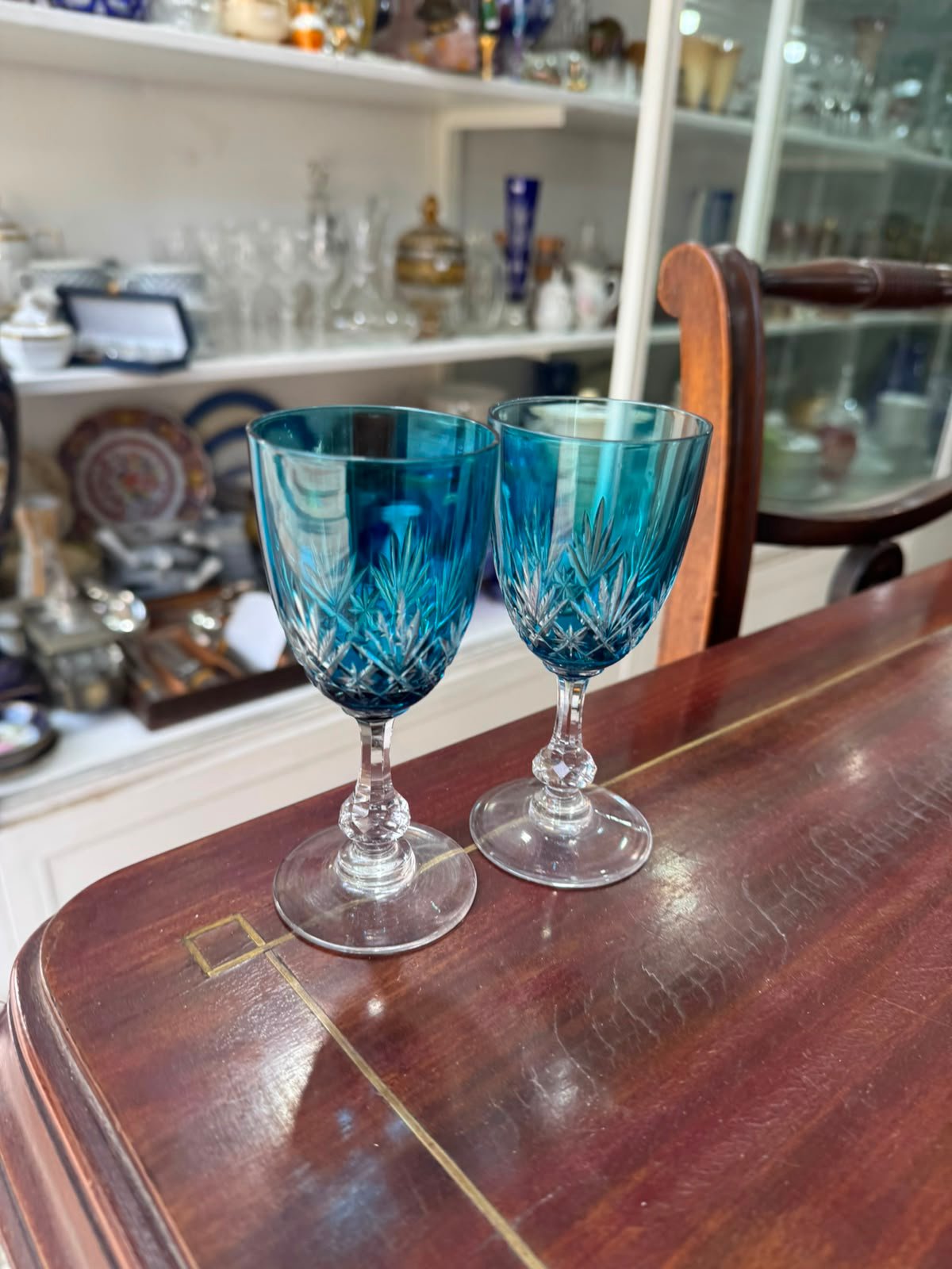 Set de 2 copas de cristal súper tallado para vino estilo BACCARAT celestes - Imagen 2