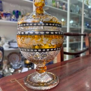 Exquisita caramelera de cristal súper tallado ambar