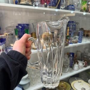 Jarra de cristal súper tallado mediana con pico vertedor