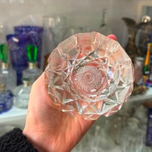 Exquisito cenicero de cristal súper tallado