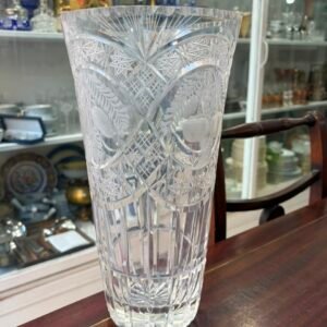 Exquisito florero de cristal súper tallado