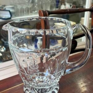 Jarra de cristal súper tallado con pico vertedor