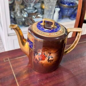 Tetera porcelana checoslovaca con escena napoleónica o militar
