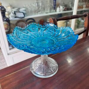 Gran frutera celeste con pie vidrio prensado celeste