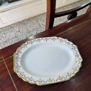 Fuente oval inglesa
