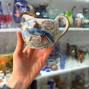 Lechera porcelana oriental pintada a mano con oro