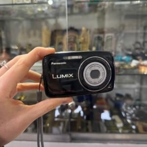 Cámara digital PANASONIC LUMIX con funda cable, mini trípode y tarjeta de memoria 4 gigas