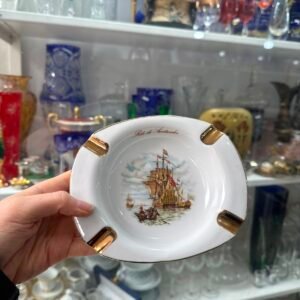 Cenicero de porcelana