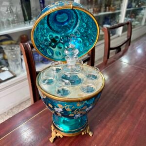 Set de licorera tipo huevo cristal veneciano pintado a mano con oro con botellon con 6 vasos