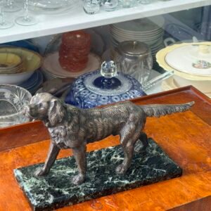 Perro de bronce con base de marmol