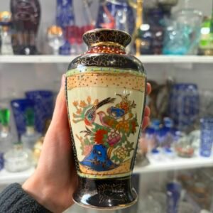 Florero oriental pintado a mano