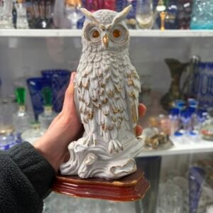 Búho de porcelana