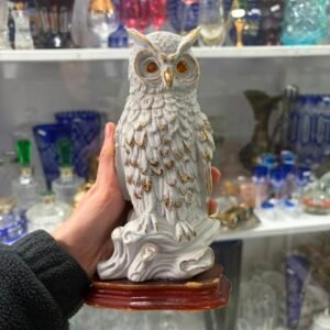 Búho de porcelana