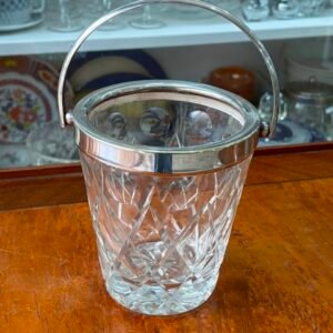 Hielera de cristal súper tallado con platería