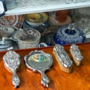 Set de espejo con 3 cepillos antiguos platería