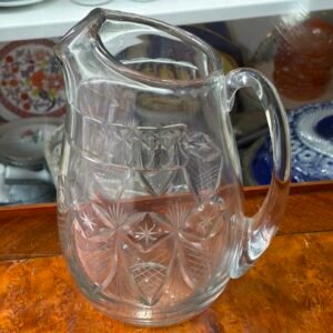 Jarra de cristal súper tallado con pico vertedor