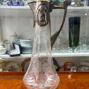 Jarra de cristal con platería