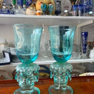 Par de candelabros de vidrio con caireles