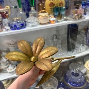 Flor cenicero de bronce
