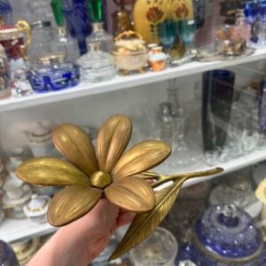 Flor cenicero de bronce