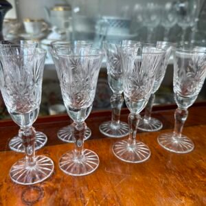Juego de 8 copas de cristal súper tallado para licor