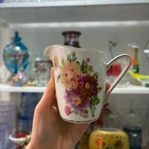 Lechera de porcelana