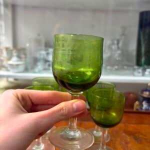 Juego de 6 copas verdes grabadas al acido