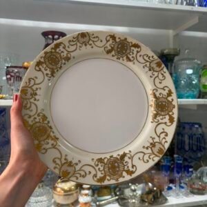 Plato de torta de porcelana pintada a mano con oro