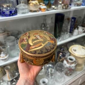 Cofre satsuma pintado a mano con oro