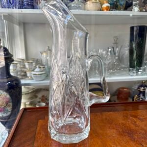 Jarra de cristal súper tallado con pico vertedor