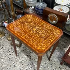 Mesa costurera musical de estilo