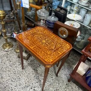 Mesa costurera musical de estilo