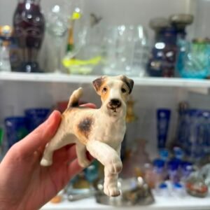 Figura perro Fox Terrier de porcelana