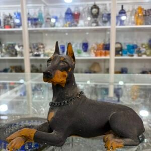 Figura perro Dóberman
