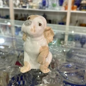 Figura perro cachorro de tipo spaniel o cocker spanie porcelana española valencia