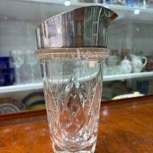 Jarra de cristal súper tallado con platería
