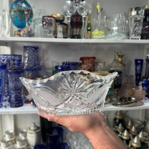 Jardinera de cristal súper tallado