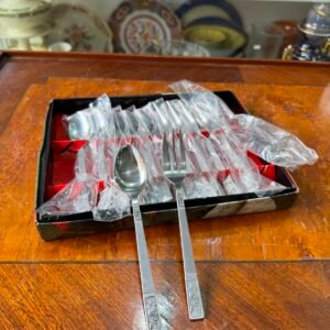 Juego de 6 tenedores y 6 cucharas para postre
