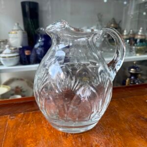 Jarra de cristal súper tallado con pico vertedor