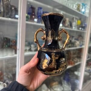 Ánfora o florero greece pintada a mano con oro